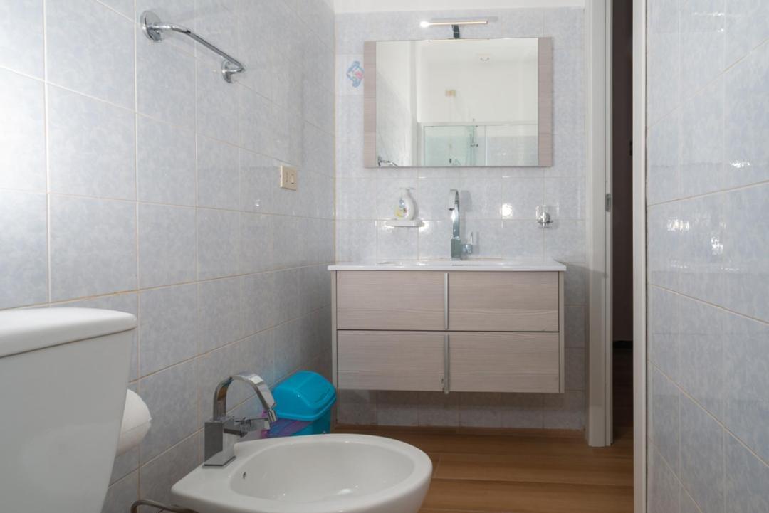 Charlotte Appartamento Con Parcheggio, 5 Terre, Vicino Stazione Специя Екстериор снимка